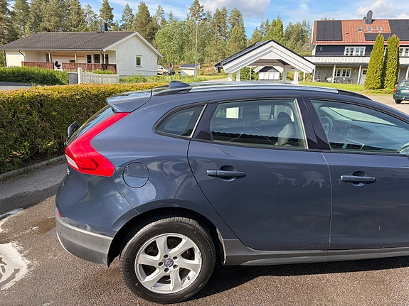 Volvo V40 Cross Country 6 of 30