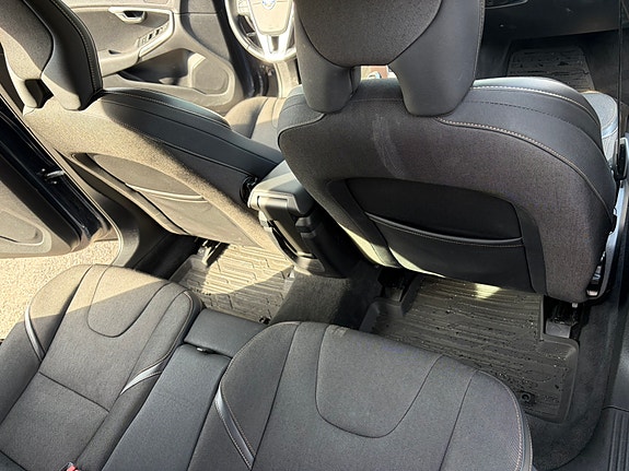 Volvo V40 Cross Country 19 of 30