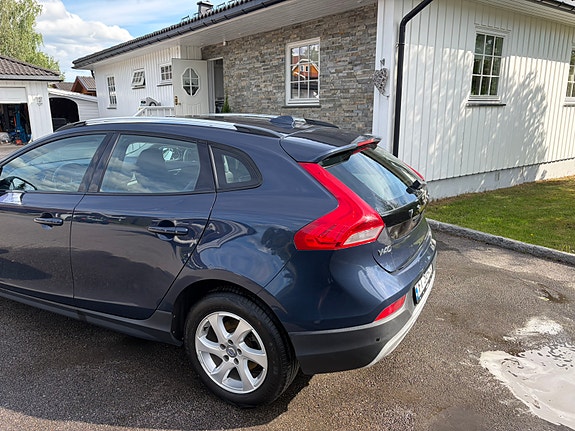 Volvo V40 Cross Country 10 of 30