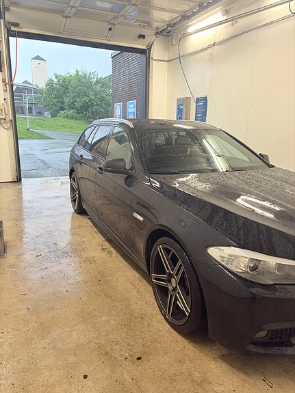 BMW 520d 2 of 13