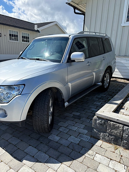 Mitsubishi Pajero 3 of 11
