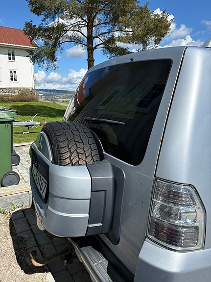 Mitsubishi Pajero 11 of 11