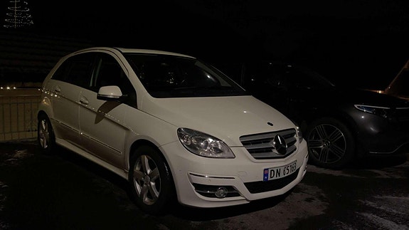 Mercedes-Benz B180 4 of 4