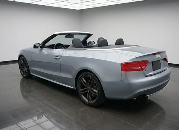 Audi S5 4 of 5