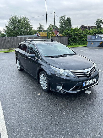 Toyota Avensis 3 of 5
