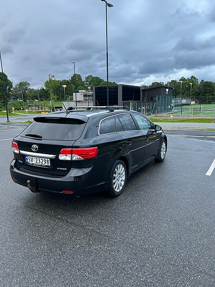Toyota Avensis 5 of 5