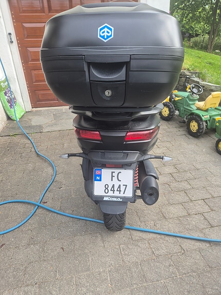 Piaggio MP3 350 Sport 3 of 5