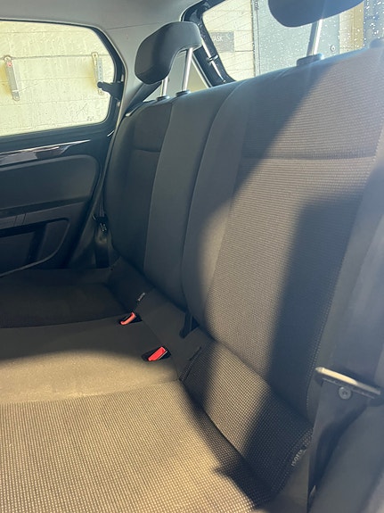 Volkswagen UP! 9 of 17