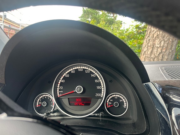 Volkswagen UP! 17 of 17