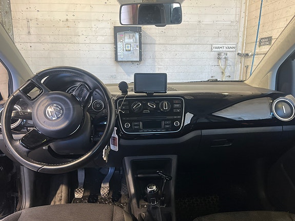Volkswagen UP! 6 of 17