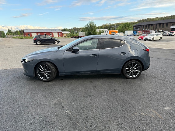 Mazda 3 2 of 5