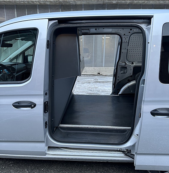 Volkswagen Caddy Maxi 12 of 30