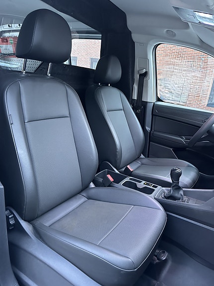 Volkswagen Caddy Maxi 11 of 30