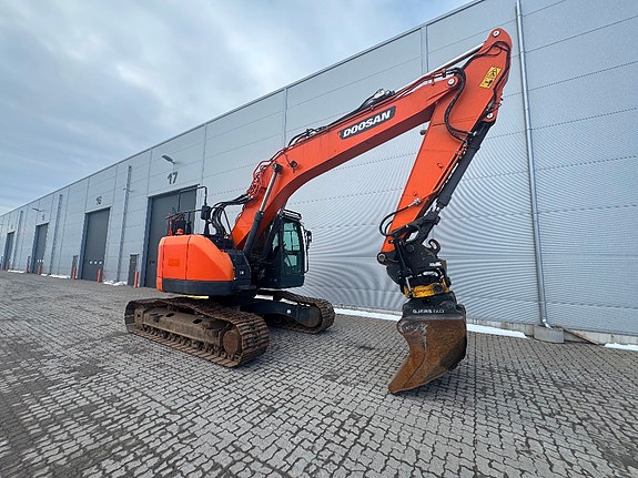 Doosan 235 LCR 4 of 5