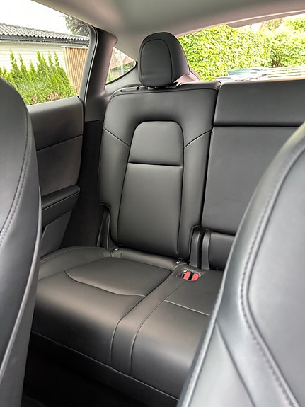 Tesla Model Y 9 of 10