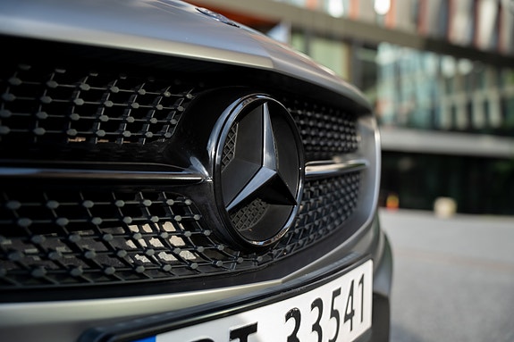 Mercedes-Benz CLA180 4 of 5