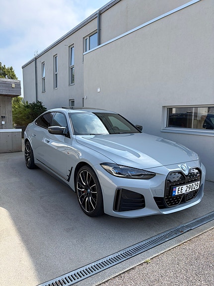 BMW i4 2 of 5