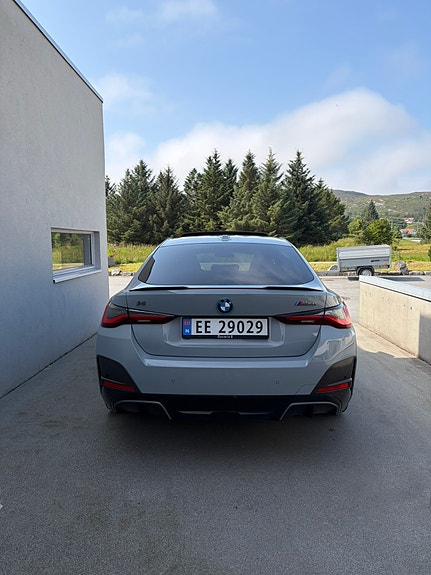 BMW i4 4 of 5
