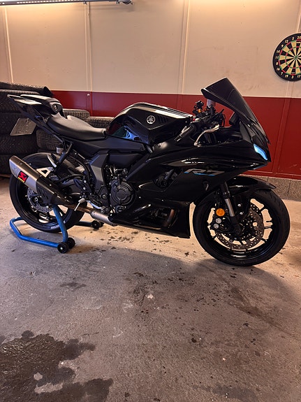 Yamaha R7 4 of 5