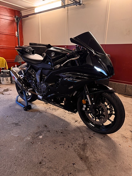 Yamaha R7 3 of 5