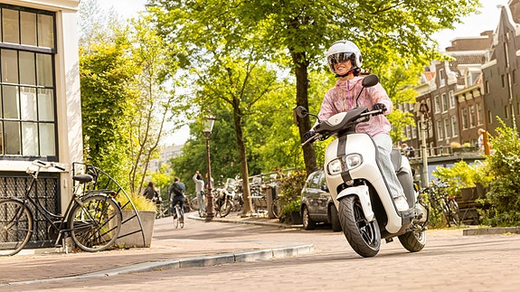 Yamaha Neos elektrisk moped 25 of 29
