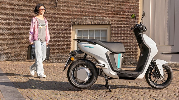 Yamaha Neos elektrisk moped 21 of 29