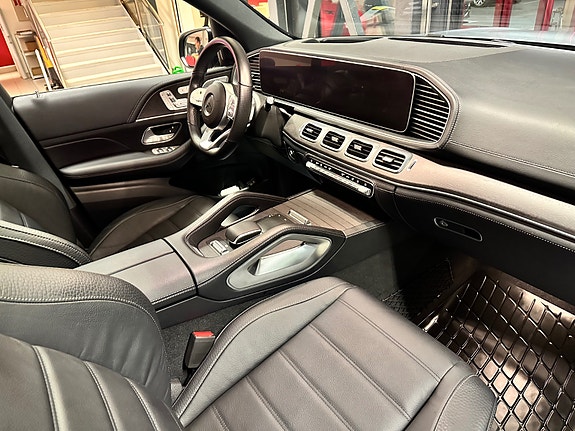 Mercedes-Benz GLS400 d 9 of 30