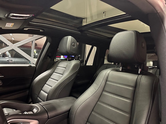 Mercedes-Benz GLS400 d 17 of 30