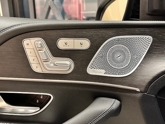 Mercedes-Benz GLS400 d 18 of 30