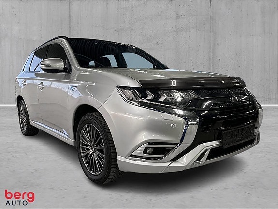 Mitsubishi Outlander 3 of 5