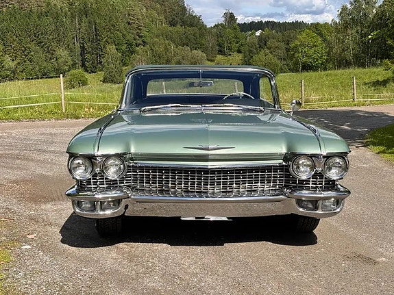 Cadillac Eldorado Biarritz 2 of 5