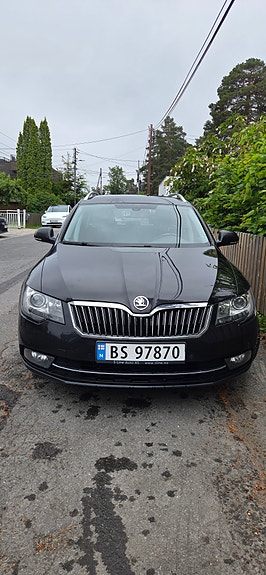Skoda Superb 3 of 5