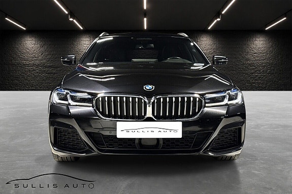BMW 530e 2 of 5