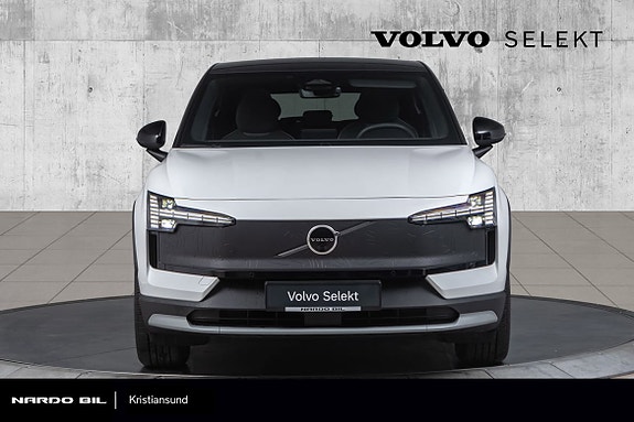 Volvo EX30 CC 3 of 5