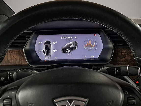 Tesla Model X 14 of 30