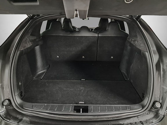 Tesla Model X 25 of 30
