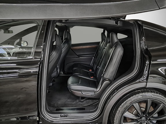 Tesla Model X 19 of 30