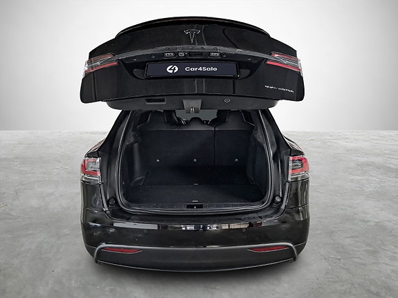 Tesla Model X 24 of 30