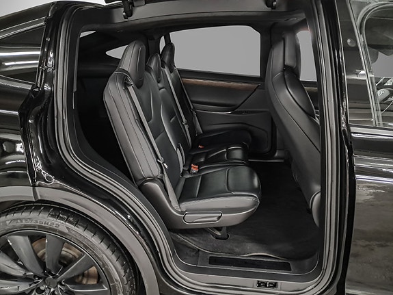 Tesla Model X 22 of 30