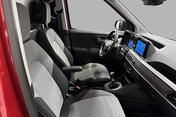 Ford Transit Courier 14 of 25