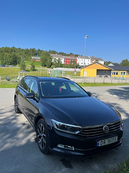 Volkswagen Passat 3 of 5