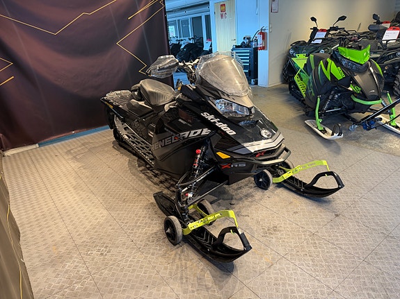 Ski-doo Renegade XRS 850 E-tec 5 of 7