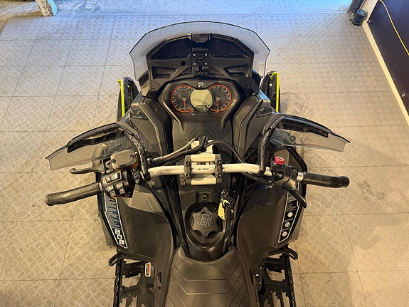 Ski-doo Renegade XRS 850 E-tec 7 of 7