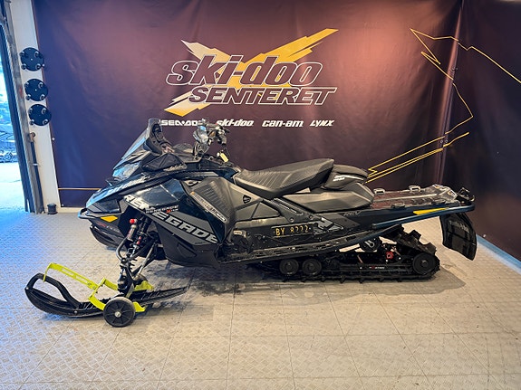 Ski-doo Renegade XRS 850 E-tec 2 of 7