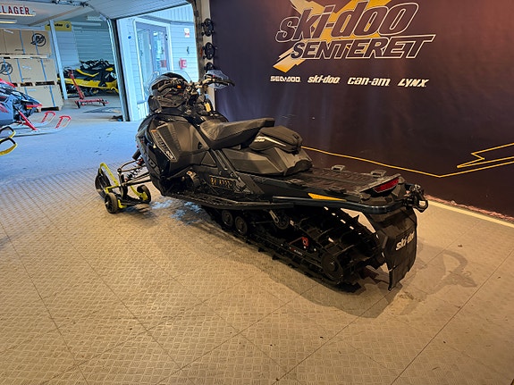 Ski-doo Renegade XRS 850 E-tec 3 of 7