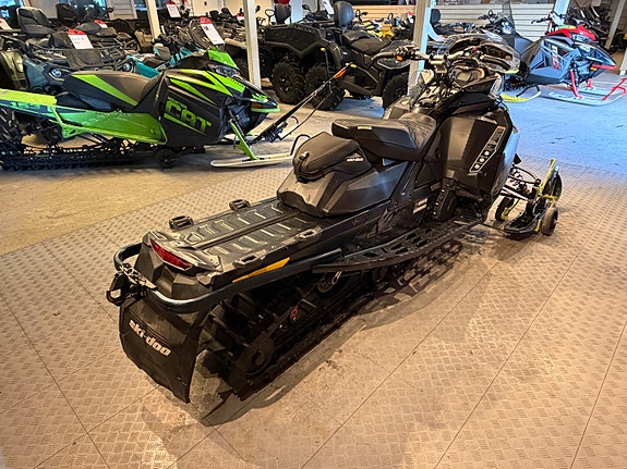 Ski-doo Renegade XRS 850 E-tec 4 of 7