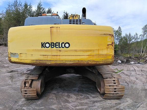 New Holland Kobelco E305B 4 of 5