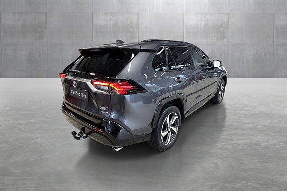 Toyota RAV4 Plug-in Hybrid 5 of 5