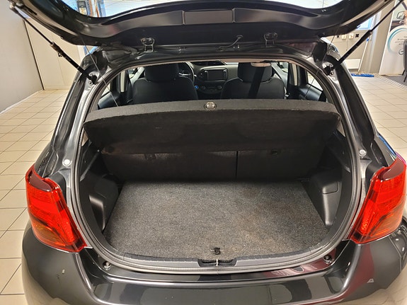 Toyota Yaris 15 of 24