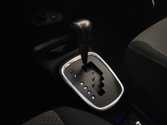 Toyota Yaris 19 of 24